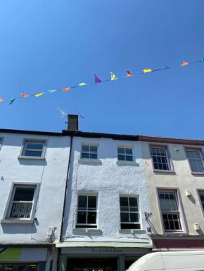 The flat at the crooked house